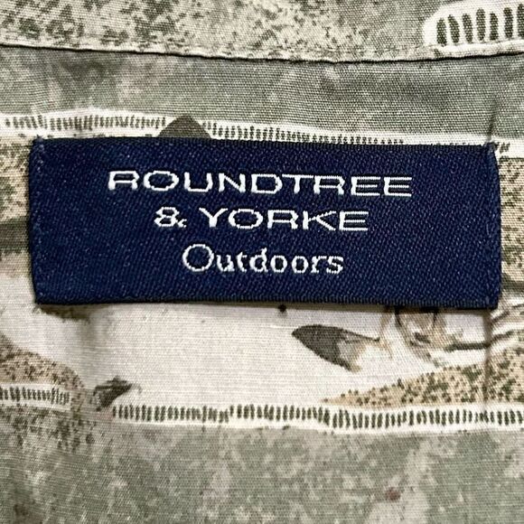 Roundtree & Yorke Outdoors Men's Large Fish Print Short Sleeve Button Down Shirt - Picture 6 of 8